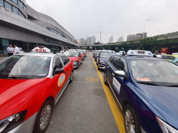 本市出租车行业推出一大波改革措施!上海纯电动出租车