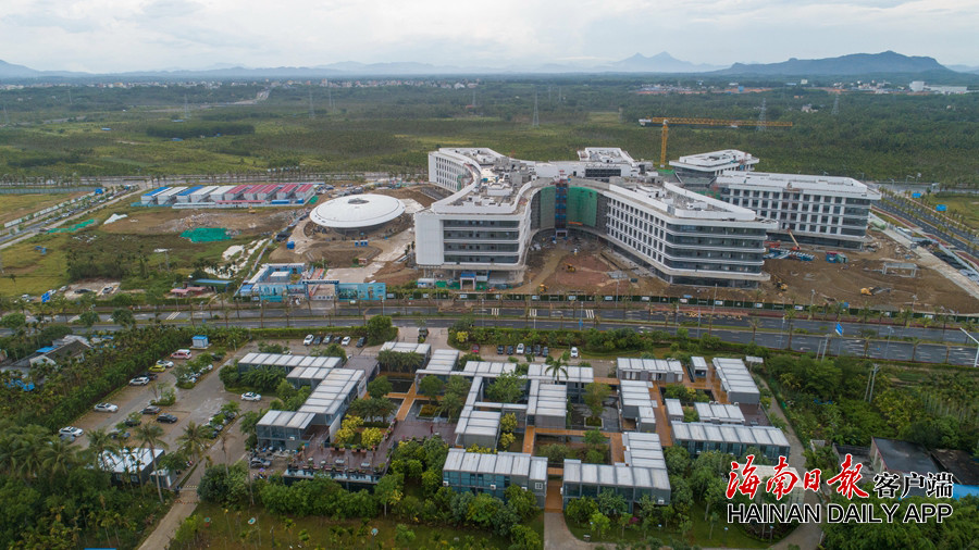 据了解,博鳌研究型医院项目位于海南博鳌乐城国际医疗旅游先行区,是