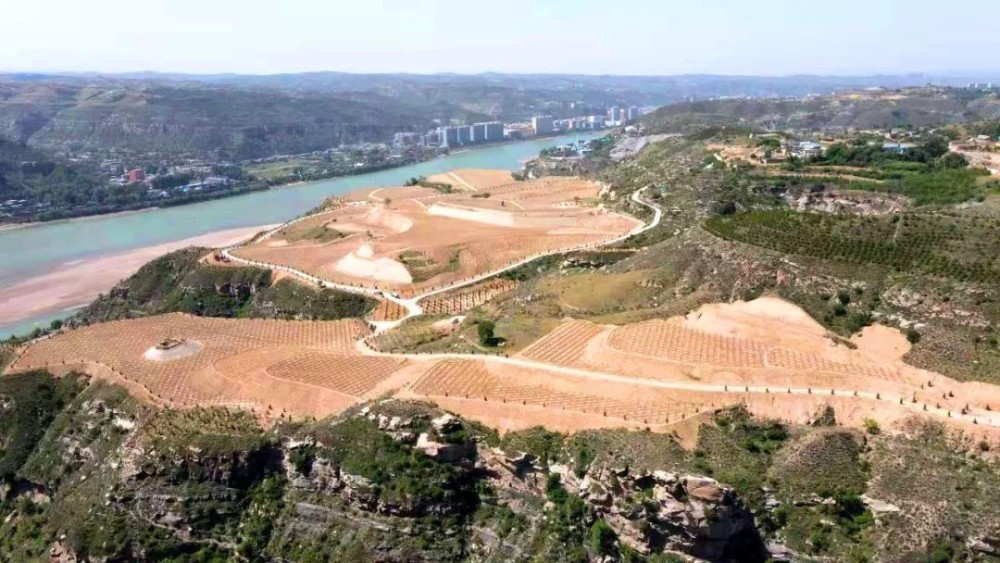 市资源规划局到府谷验收沿黄地区天桥段废弃矿山生态修复项目