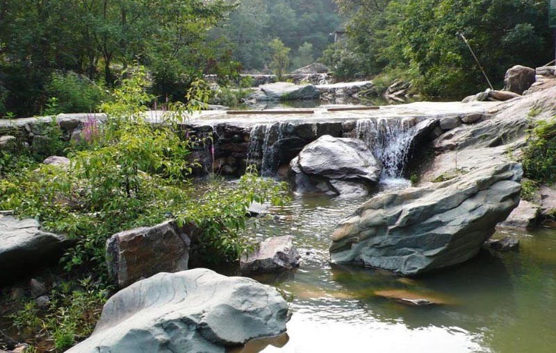 河北邢台太行山的九龙峡,更是独揽太行之美