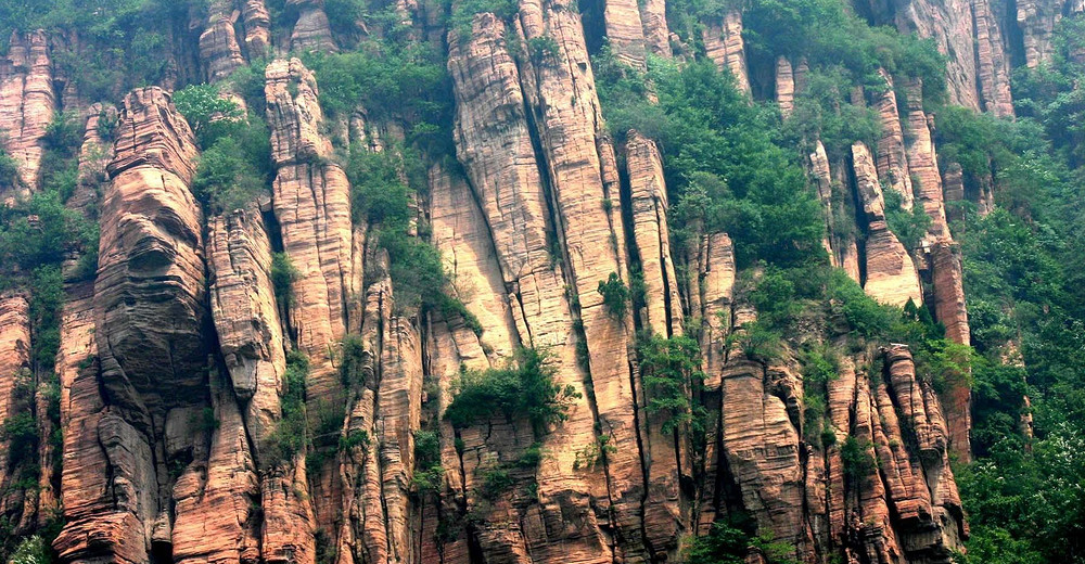 河北邢台太行山的九龙峡更是独揽太行之美