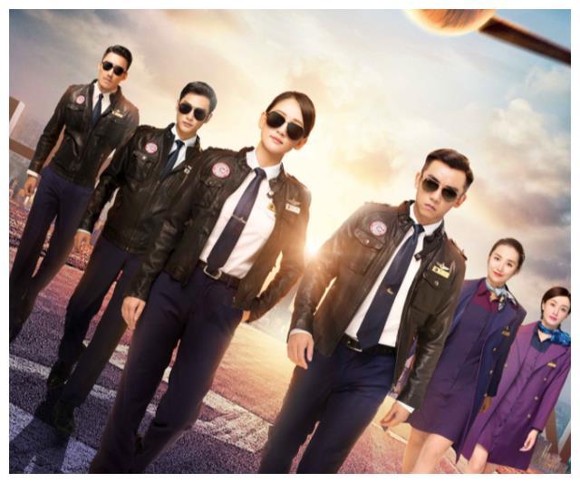 电视剧版的《中国机长》上映,由郑恺,陈乔恩主演,满屏