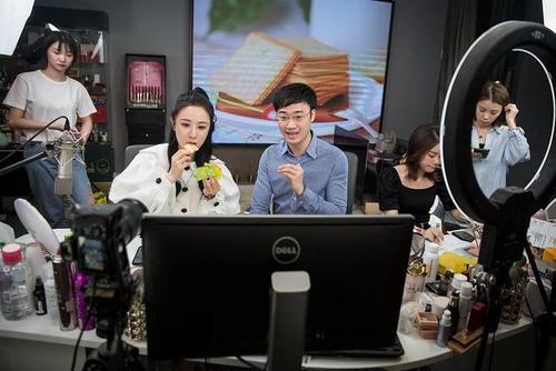 网红直播事件，竹签捅女游客的背后思考