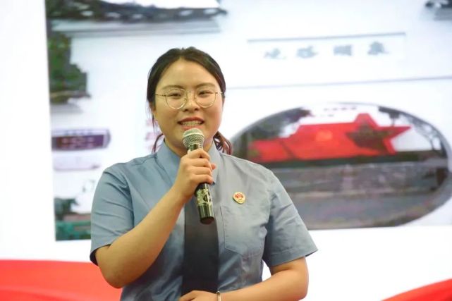 吴卓嫔赛场风采市委政法委政治部主任胡太顺(右一),市法院政治部主任
