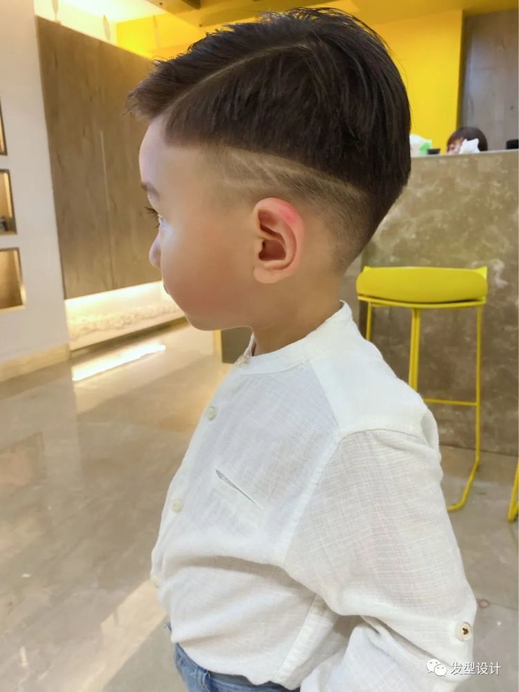 简单又帅气的男童发型.