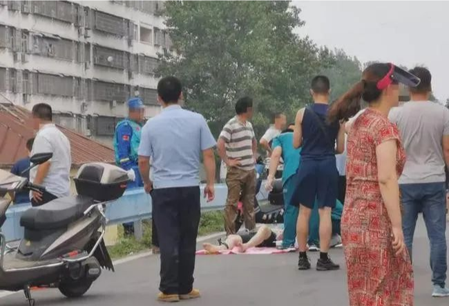 信阳市平桥区一18岁男孩,在浉河北路惠民小区附近跳河,不幸溺水身亡!