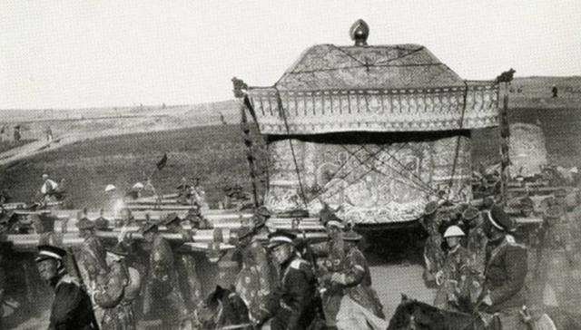 古代皇帝死后,为啥遗体要停放几个月才入土,尸体腐烂了怎么办?