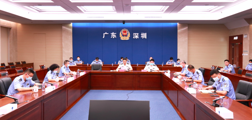 宣讲会由市公安局党委委员,指挥部指挥长彭国庆主讲.