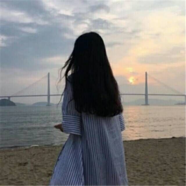 "用了很久舍不得换的背影头像"