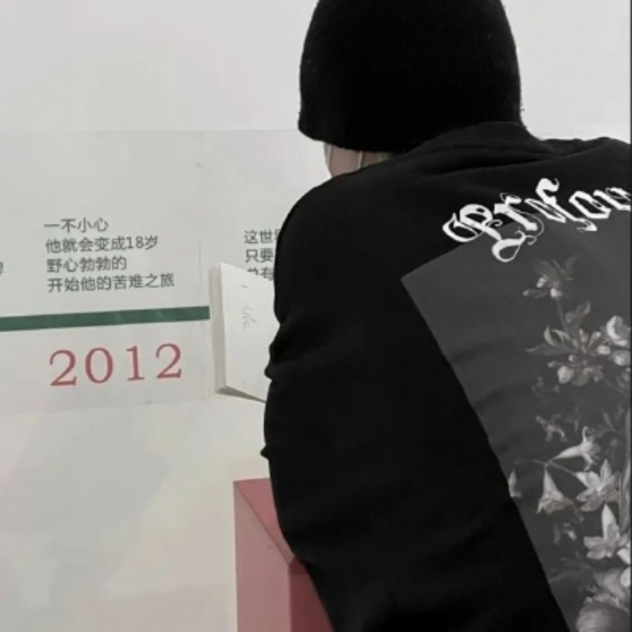 男生不露脸的真人头像ins风格_黑色系男生头像图片