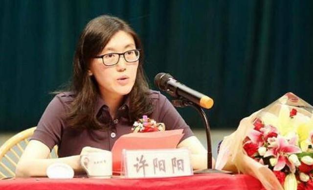 福建首富中年丧子,花费10亿纪念,女儿撑起家业,成为福建女首富