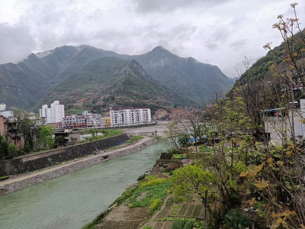 沿河县有多少人口_铜仁29.36万人搬出深山走向幸福(2)
