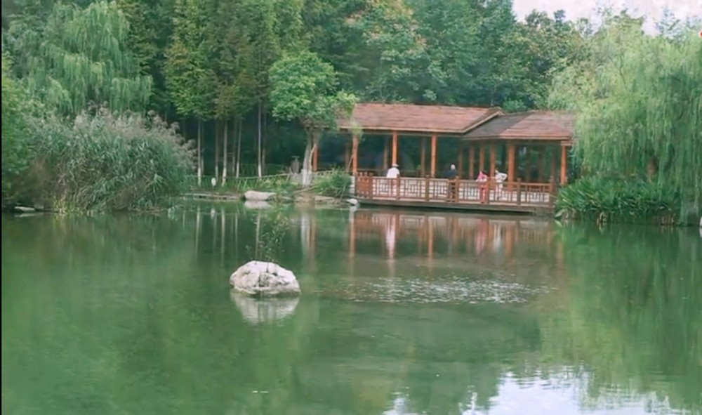 游徐州金龙湖宕口公园感受小众景点的美