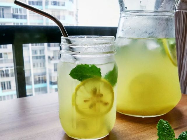 柠檬柚子蜂蜜茶的功效与作用_猫须草茶的功效与作用_柠檬马鞭草茶的功效与作用