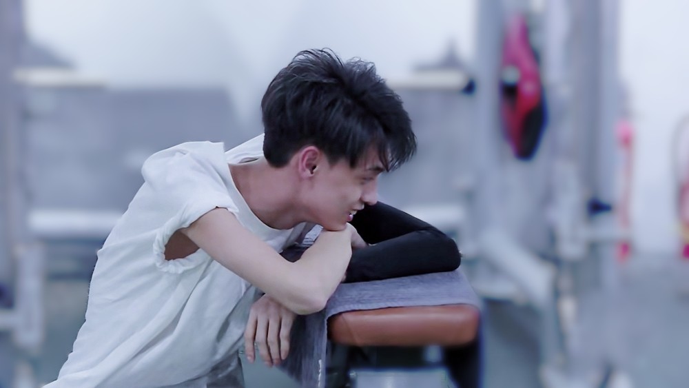 爱豆壁纸|秦霄贤 扬名立万