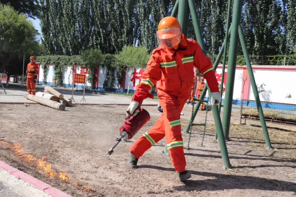 比武活动,由阿克苏地区林草局和阿克苏森林消防大队联合承办.