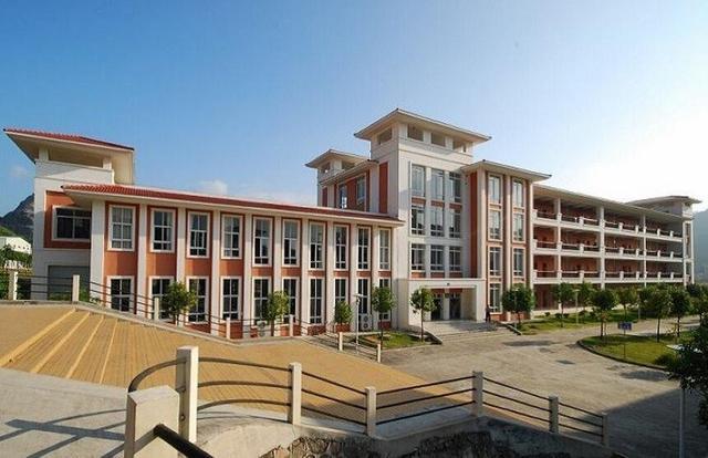 广州南方学院(nanfang college guangzhou)位于广东省广州市从化区,是