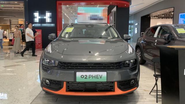 其实,从外观设计的角度来看,领克02phev的设计和燃油版的领克02无太