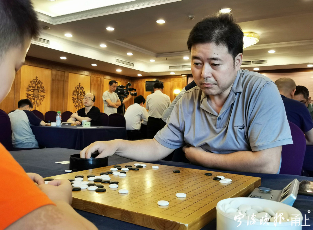 市围棋霸王赛添佳话徐逸辰夺冠与父亲徐启荣成为霸王父子