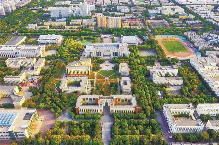 石河子大学鸟瞰(资料图片).王梓林 摄