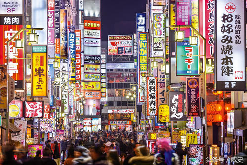 日本建筑融合了东西方的风格,形成独特的日本建筑特色