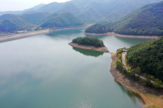 象山乡村旅游风景线,经隧道进村,豁然开朗