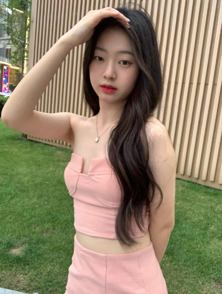 美女氛围感穿搭教学:做个体面而又温柔的女生,增加魅力值!