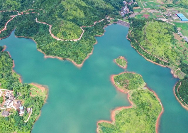 湖南道县:航拍乡村 湖水澄澈