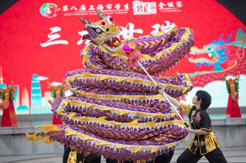 龙舟竞渡,花式舞龙,放红色主题纸鸢…上海学生龙文化全能赛端午开赛