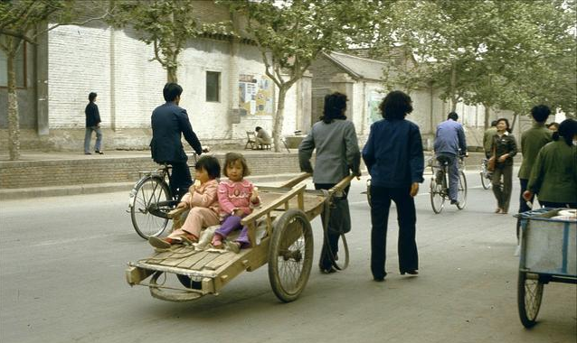 这种车我老家叫地排车