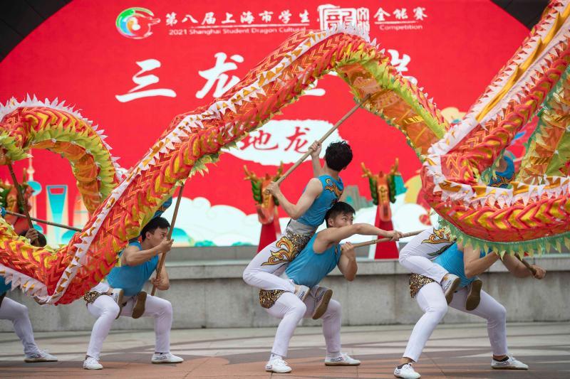 龙舟竞渡,花式舞龙,放红色主题纸鸢……上海学生龙文化全能赛端午开赛