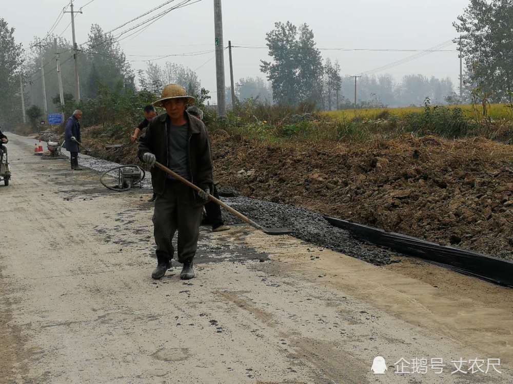 "限宽柱"要被强拆?农村公路新政出台,扩宽和硬化已在推进中