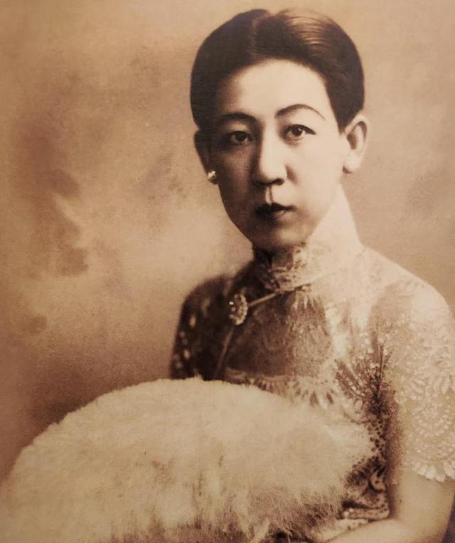 川岛芳子(1906年5月24日—1948年3月25日,清朝肃亲王善耆第十四女.