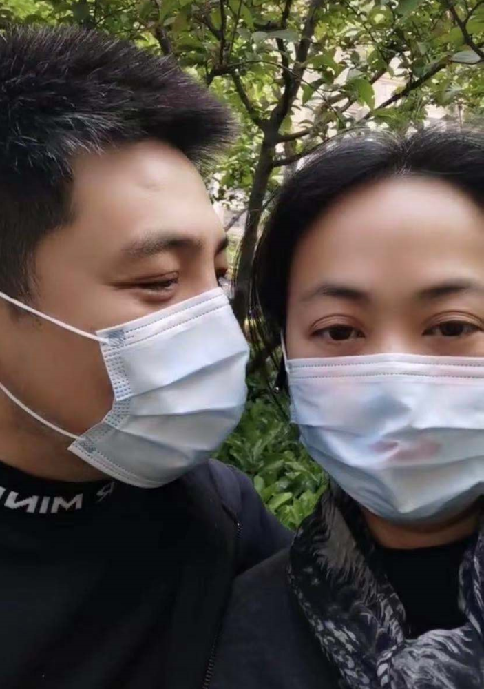 52岁孙涛罕晒爱妻!妻子颜值高气质出众,两人同框被赞郎才女貌