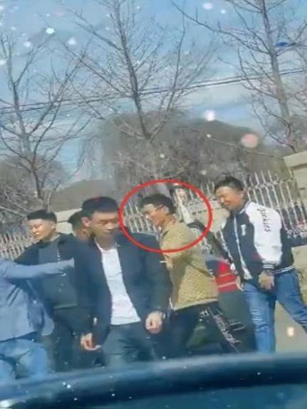 初代网红出狱,好友方丈欲将其签下,劣迹斑斑的他还能复出吗?