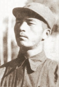 他是电影《平原游击队》中李向阳的原型,他活捉日本大将赤本