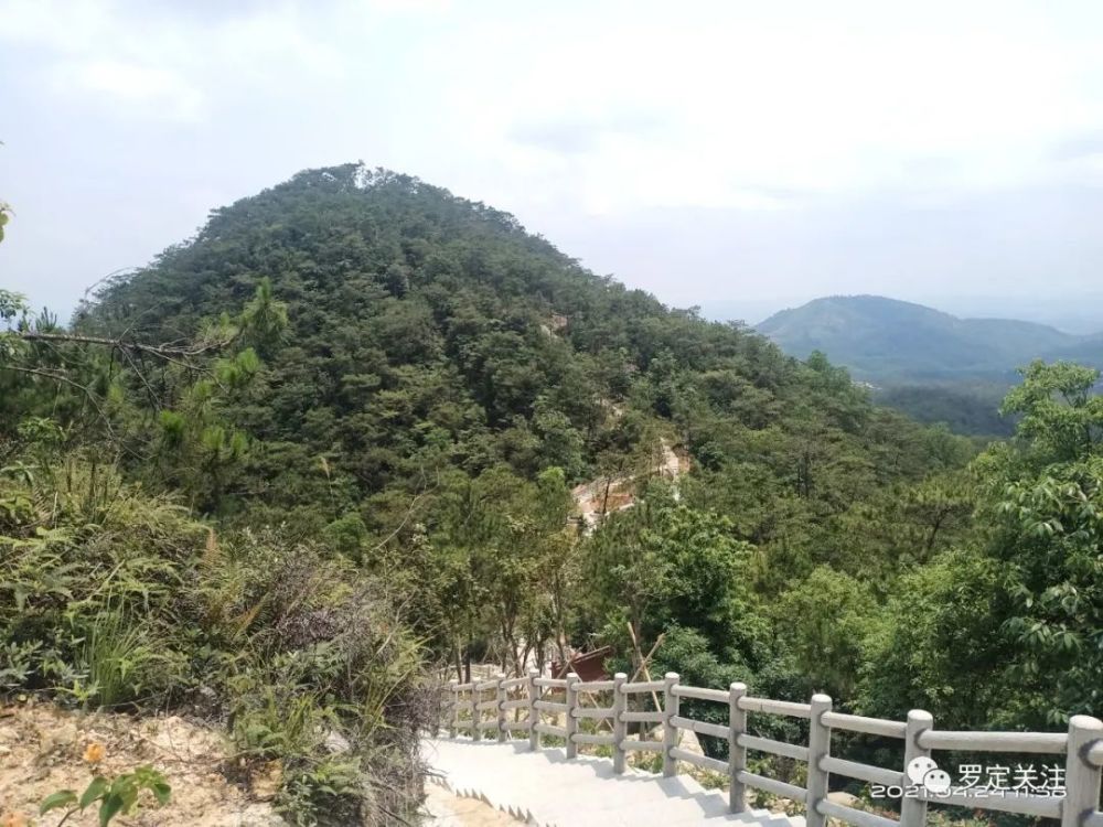 郁南仔一人攀登罗定石牛山!拍下惊艳一幕