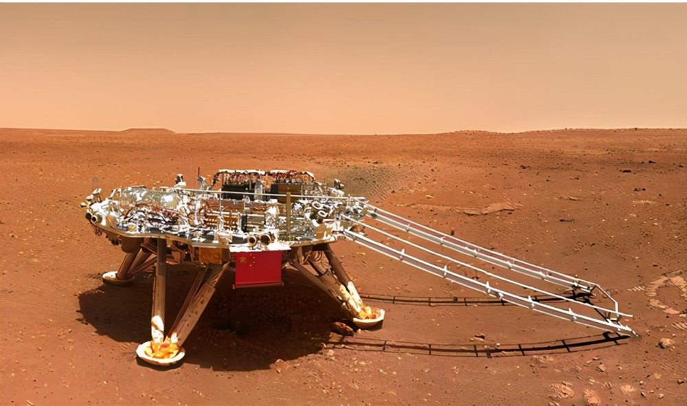 美媒称,中国的祝融号火星车正在为人类留下自己的印记,拍摄的照片令人