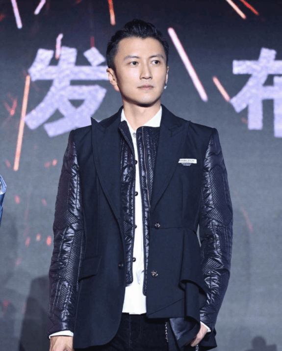 《怒火》发布会,谢霆锋甄子丹竟失声痛哭!合影c位留给