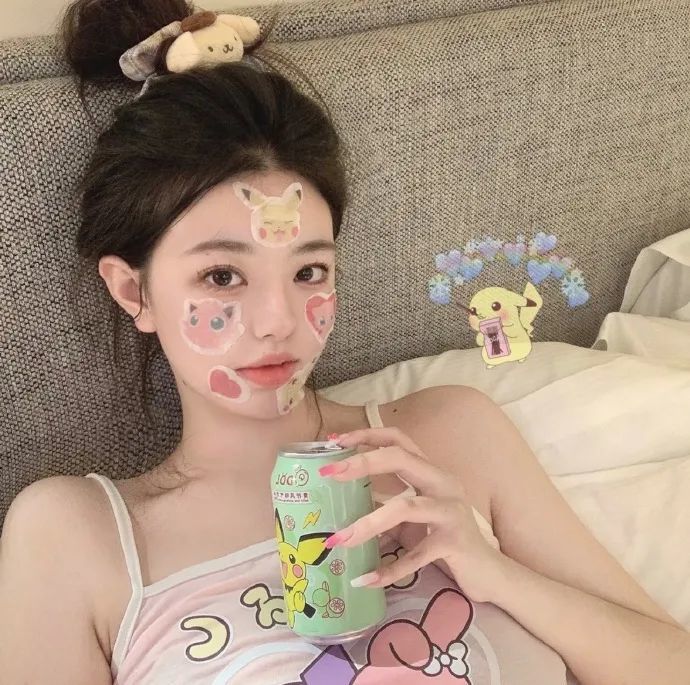 女生头像|没用的东西可以挂闲鱼
