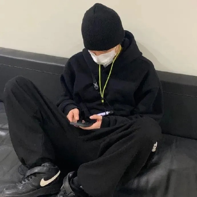 帅气男生头像:人间骄阳正好,风过林梢