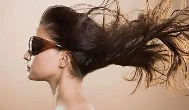 早上六点钟的梦境，头发脱落与自我认知的启示