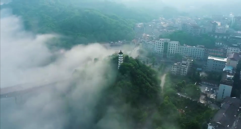 君少和飞哥带大家去欣赏沅陵凤凰山