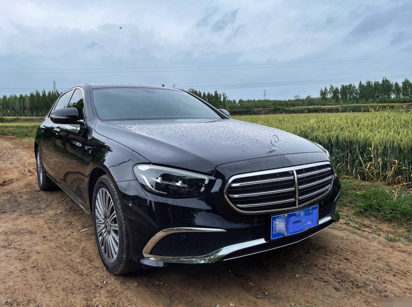 2021款奔驰e300 l 豪华型,相比大城市里的售价确实贵了点,不过赠送了