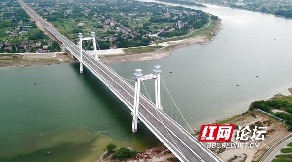 是益阳市城区跨越资江两岸,沟通益阳南北的第5座大桥