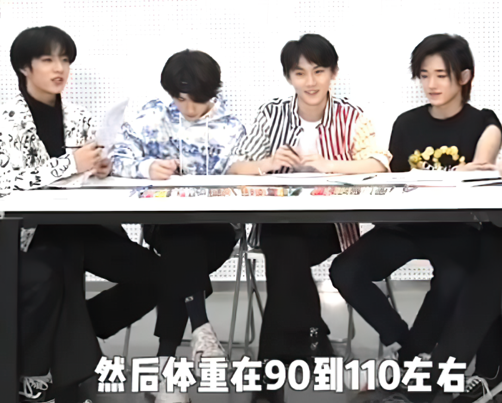 刘耀文公开"理想型",每条标准都和粉丝无缘,与宋亚轩女装高度契合