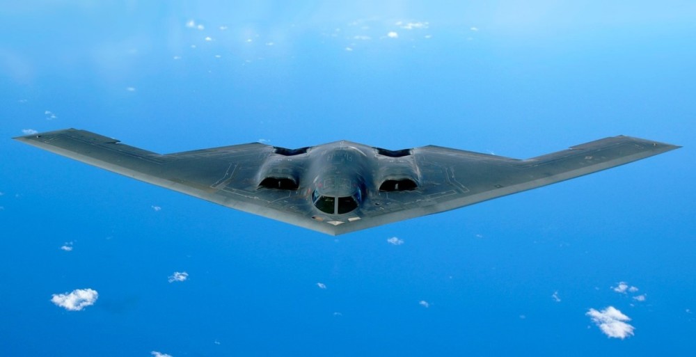 美国开造b-21第二架原型机,跟第一代隐身轰炸机b2相比