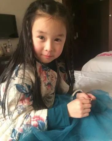 李一情如此优秀,不用说也知道,她正是那种别人家的