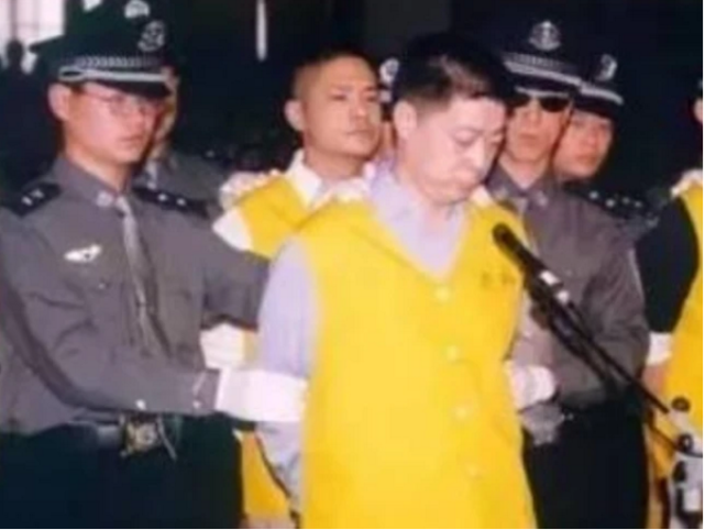 济南"黑老大"徐宗涛,砍断杀父仇人的四肢,2002年被判死刑