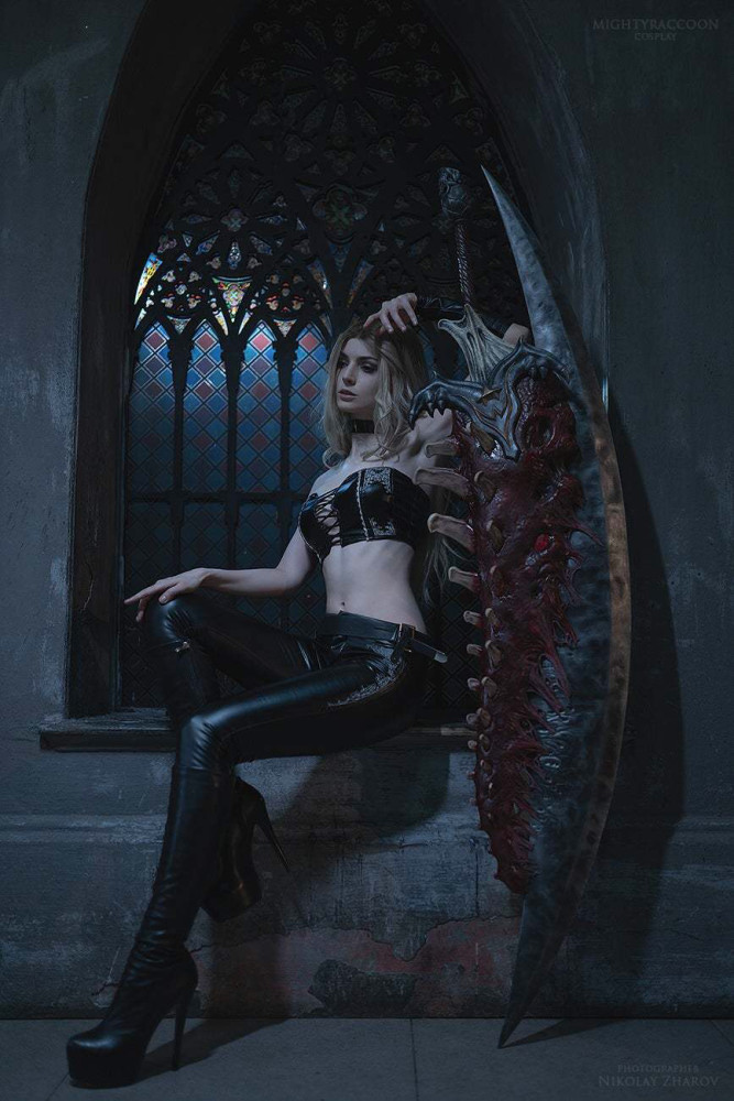 《恶魔五月哭》系列角色"翠西(trish)"cosplay.